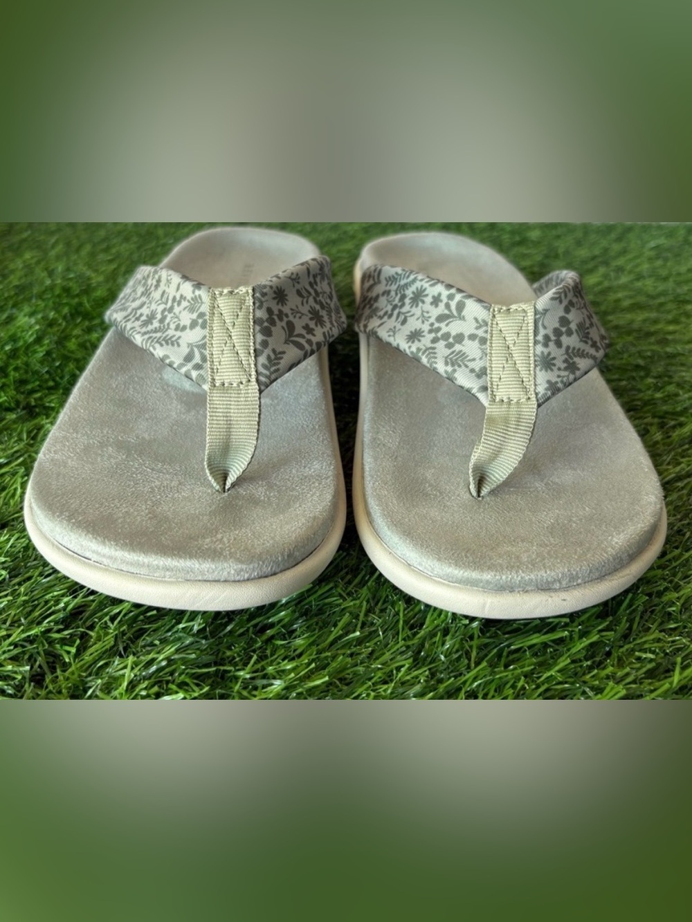 Revitalign Orthotic Memory Foam Toile Print Thongs
